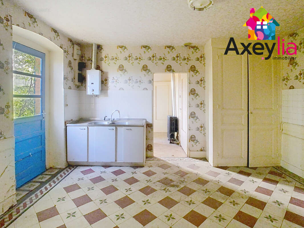 A vendre- roanne- maison à rénover entièrement composée de 2 appartements - photo 7