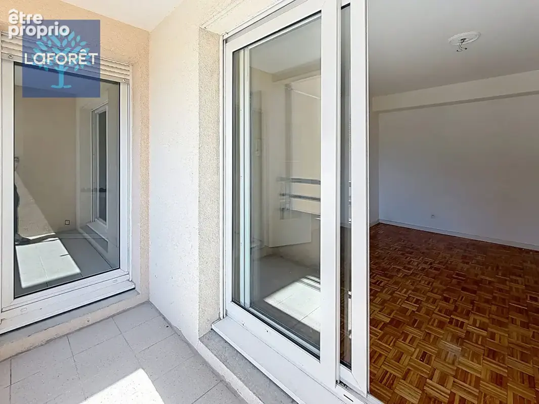 Appartement Saint Genis Laval 2 pièce(s) 56 m2 - photo 2