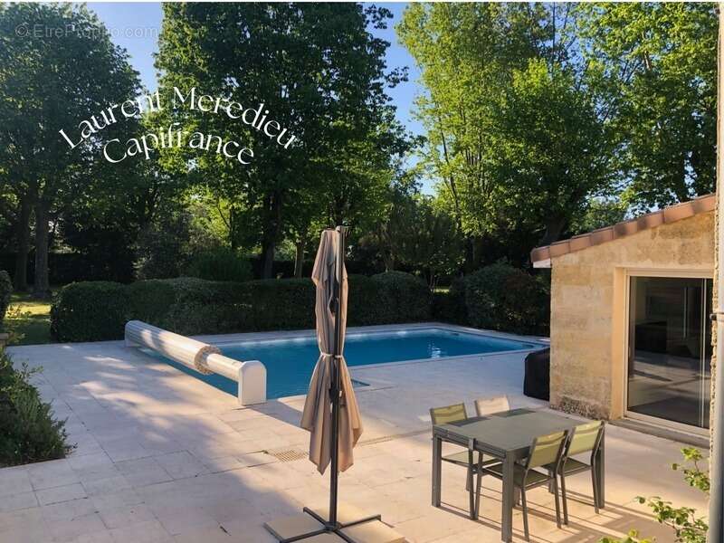 Maison à AMBARES-ET-LAGRAVE