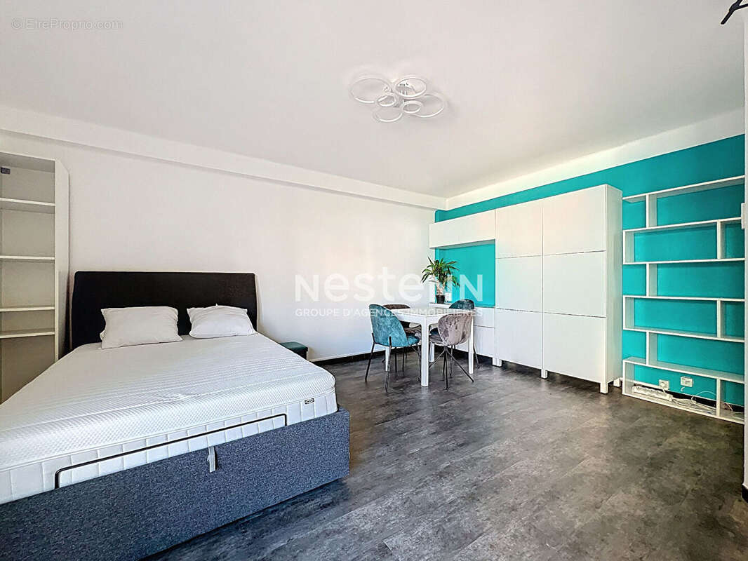 Appartement à VALLAURIS