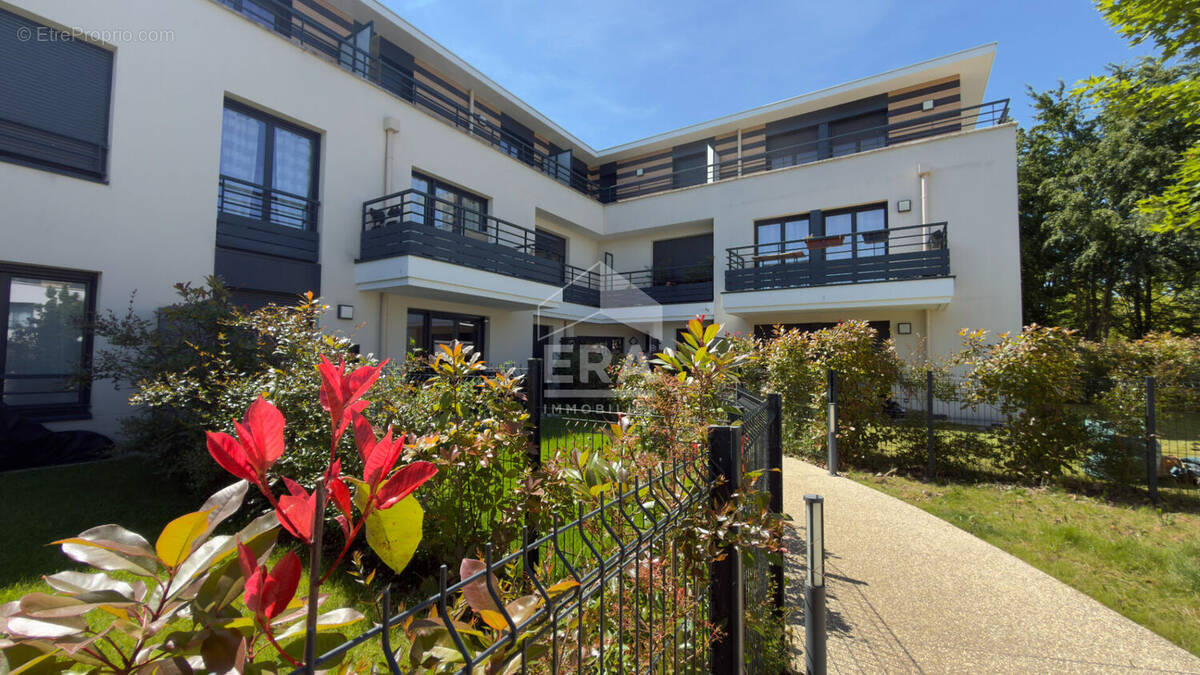 Appartement à VOISINS-LE-BRETONNEUX