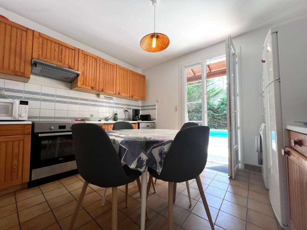 Maison à LES MATHES