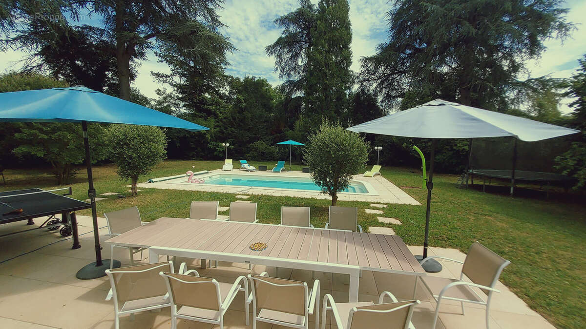 CHARMANTE PROPRIETE avec parc en plein centre de Bergerac - photo 9