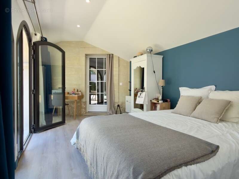 VARENNES SUR LOIRE, Longère rénovée de 134m² habitables / 151m² utiles avec garage et jardin - photo 15