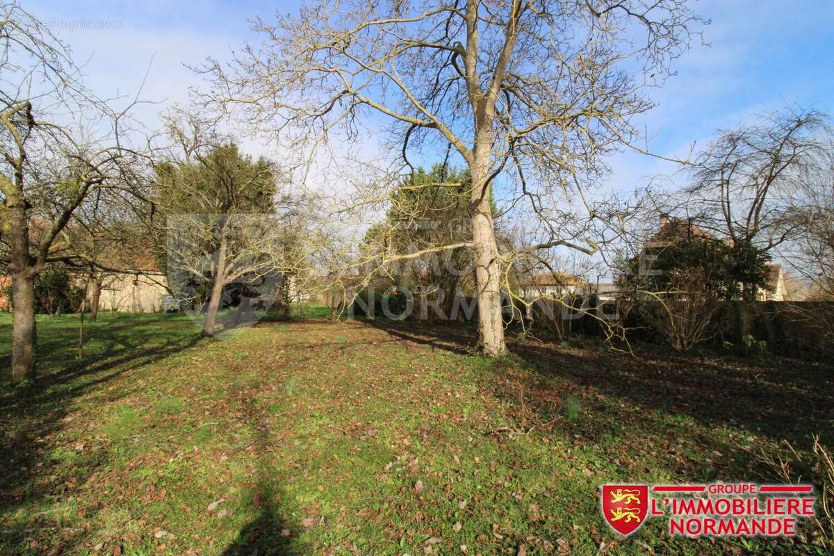 Terrain à LE VAUDREUIL
