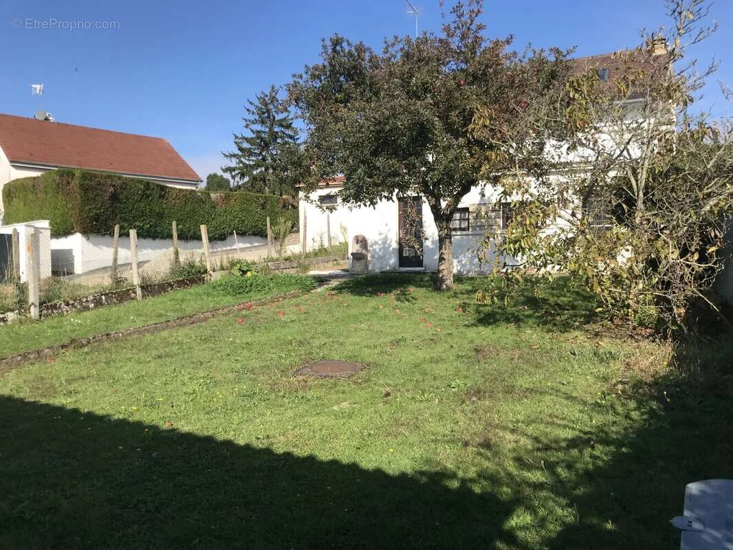 Maison à SAINT-CHERON