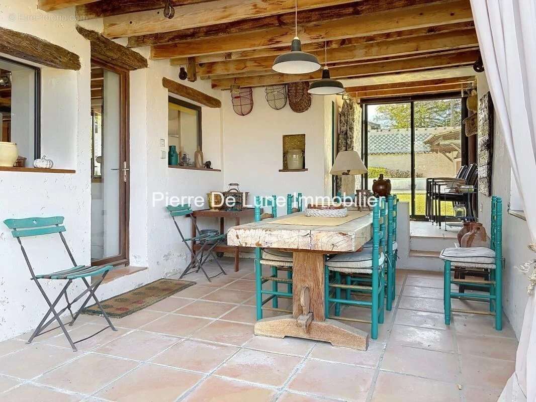Maison de caractère avec piscine proche de Pérouges - photo 6