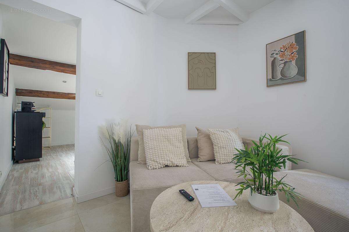 Appartement à MARSEILLE-6E