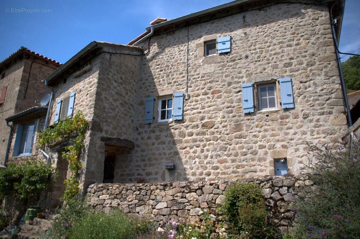 Appartement à PRIVAS