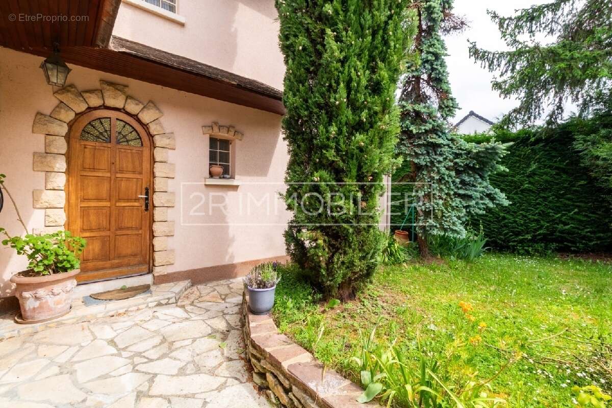 Maison à LAGNY-SUR-MARNE