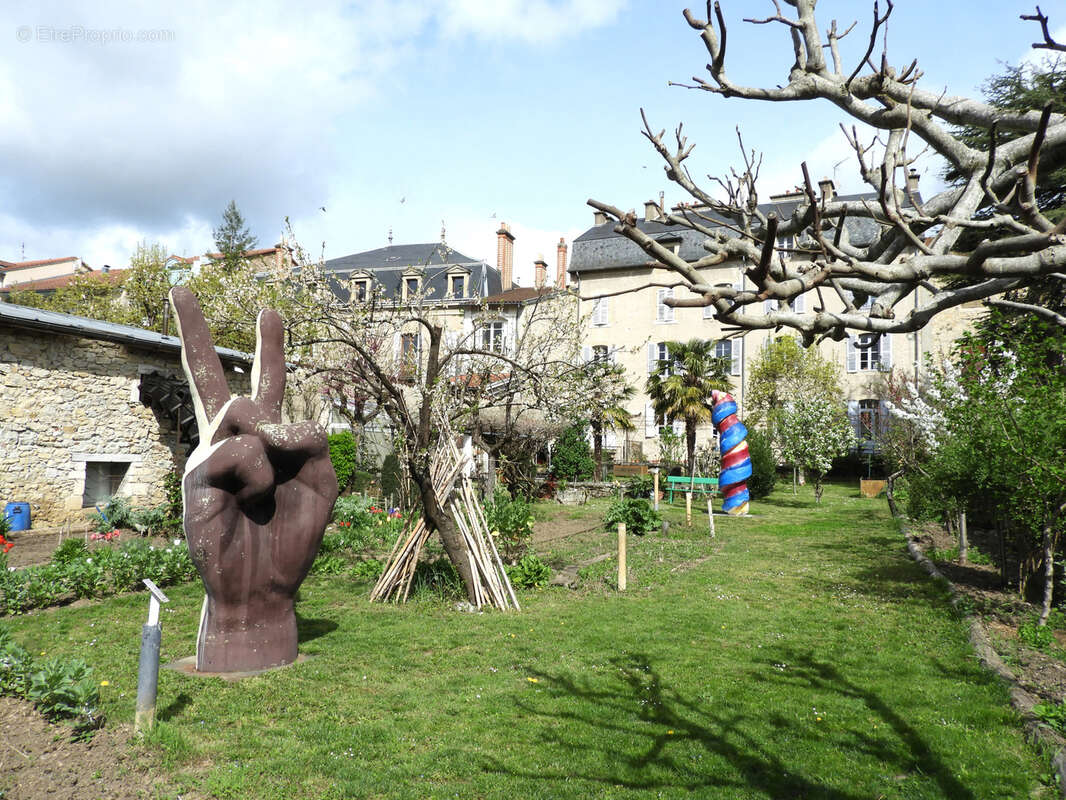 Appartement à VILLEFRANCHE-DE-ROUERGUE