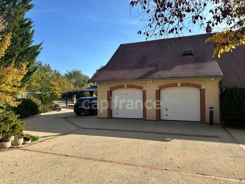Maison à CHAMPS-SUR-YONNE