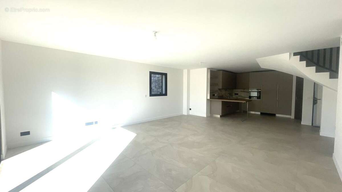 Appartement à OPIO