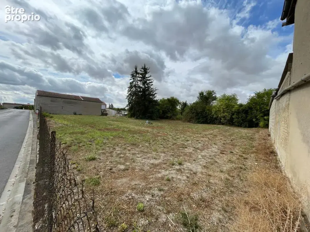 Terrain À Vendre 1172 m² - photo 3