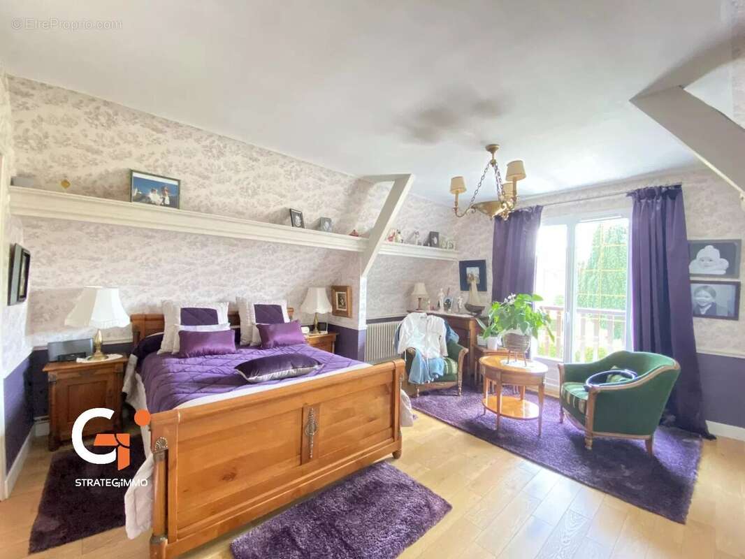 Maison à SAINT-ETIENNE-DU-ROUVRAY