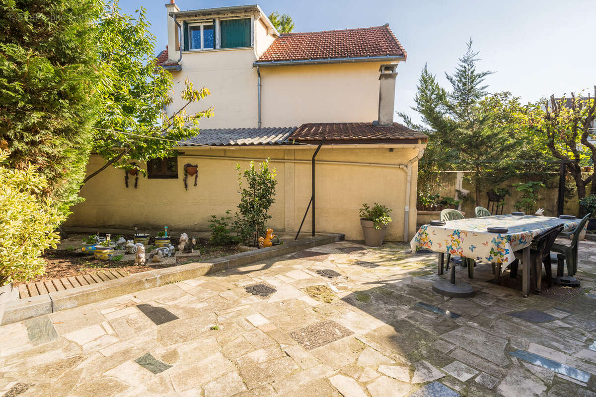 Maison à LES PAVILLONS-SOUS-BOIS