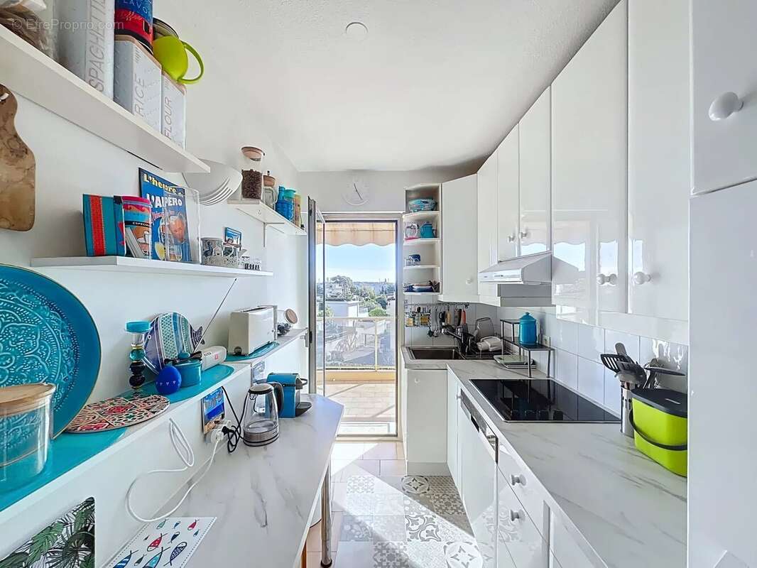 Appartement à VALLAURIS