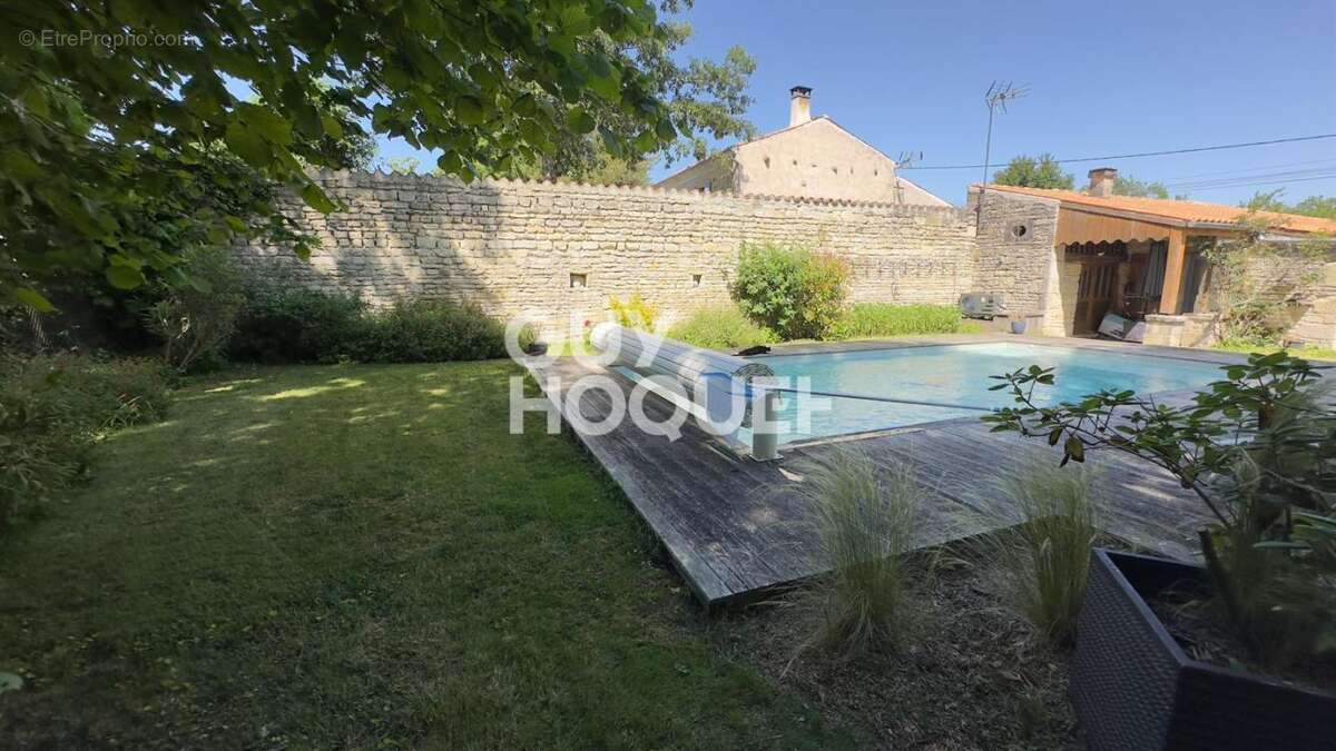 Maison à SURGERES