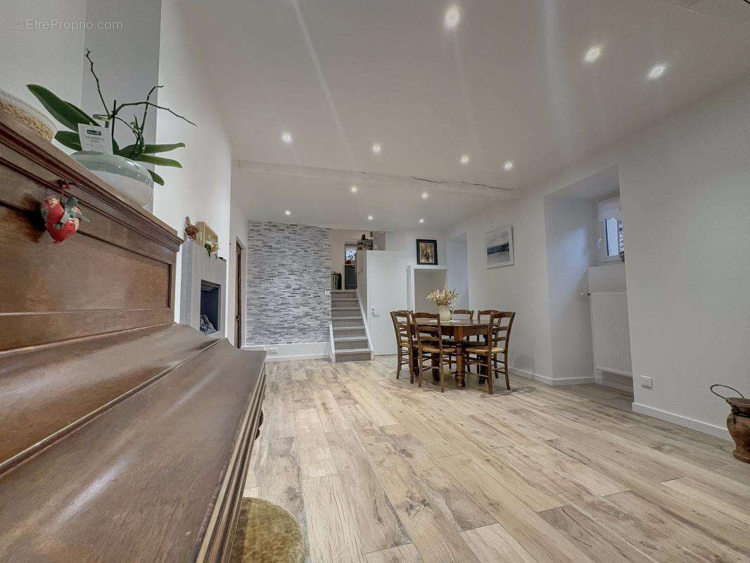 Maison à MESSIGNY-ET-VANTOUX