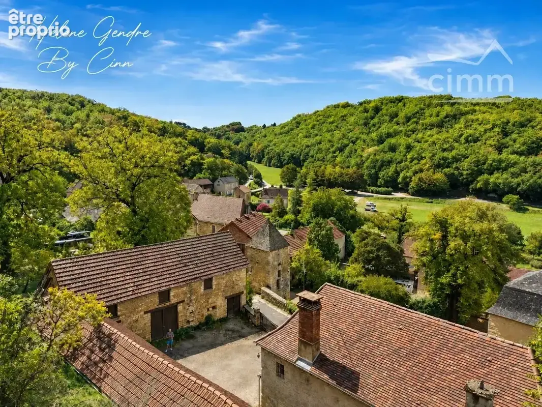 Ancien corps de ferme avec dépendances – Saint-Amand-de-Coly - photo 2