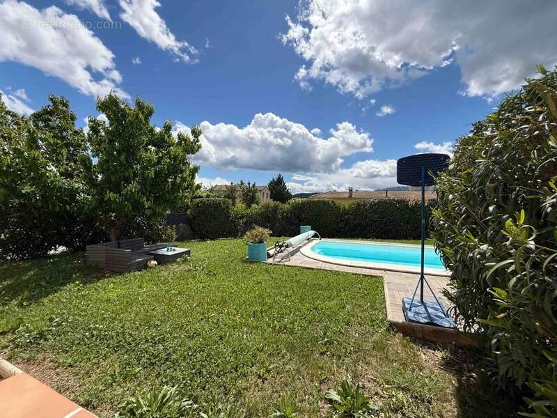 Maison à LARAGNE-MONTEGLIN