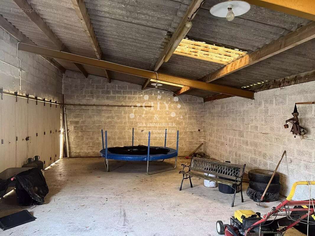 Maison à LA NEUVILLE-SIRE-BERNARD