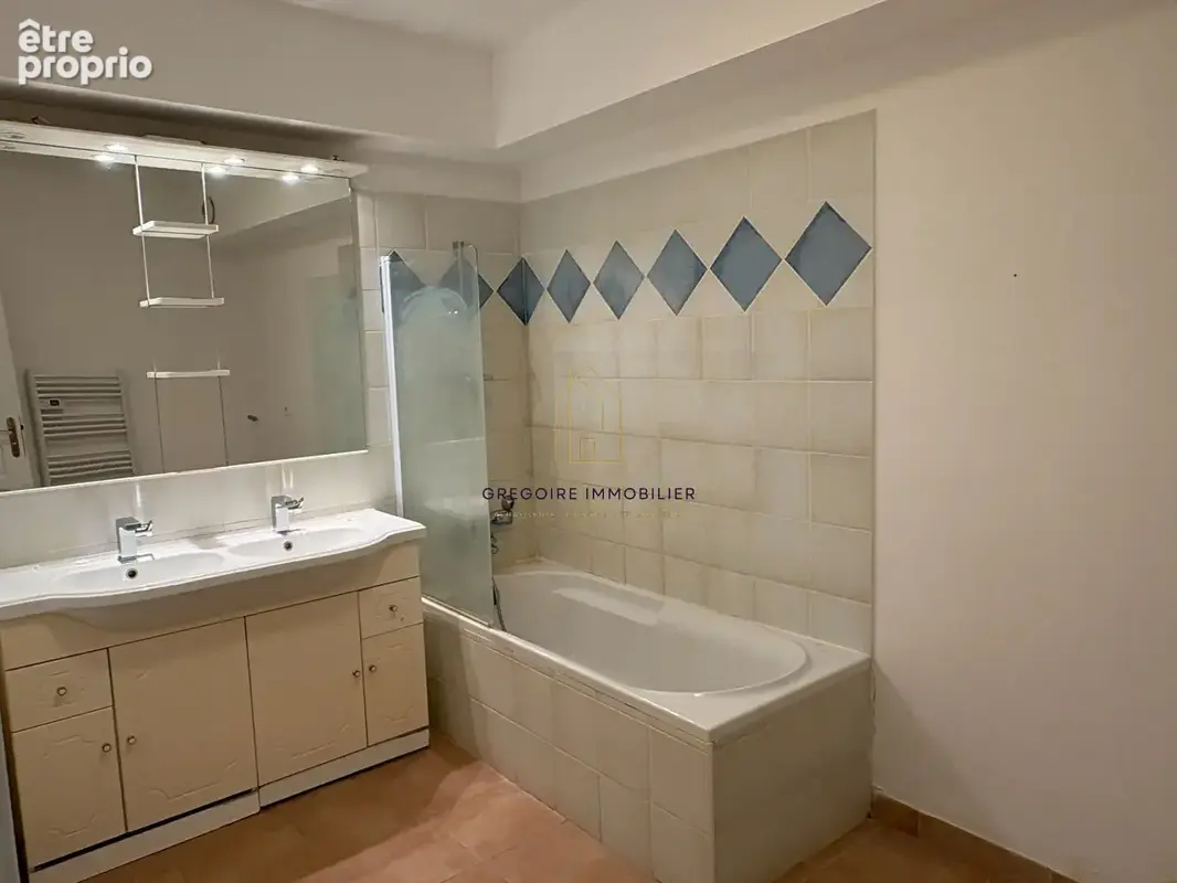 Appartement T3 spacieux et lumineux - Centre-Ville de Pertuis - photo 15