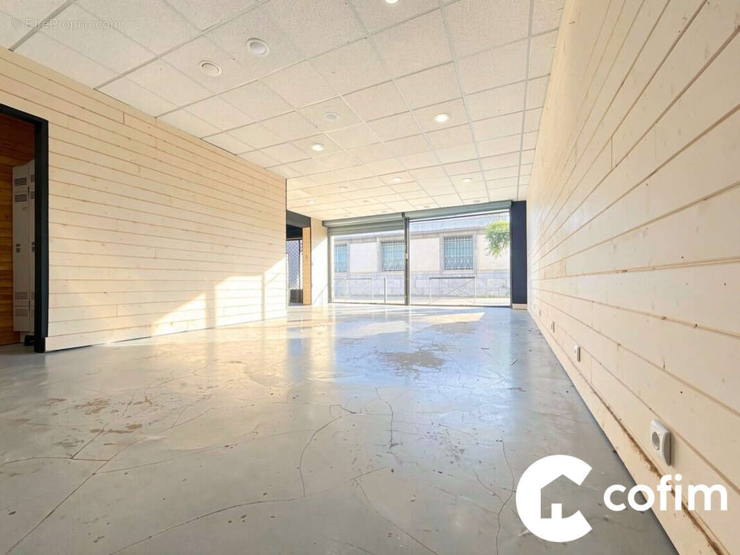 local commercial au RDC  - Appartement à TARBES