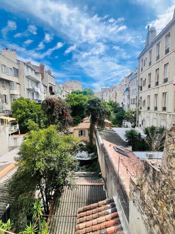 Appartement à MARSEILLE-1E
