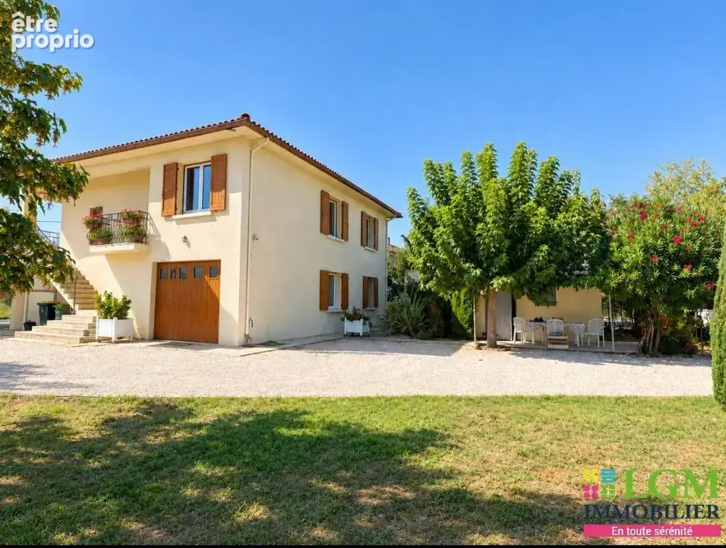 Gaillac, maison de 175 m² avec piscine, garage-atelier et terrain clôturé de 1800 m² - photo 2
