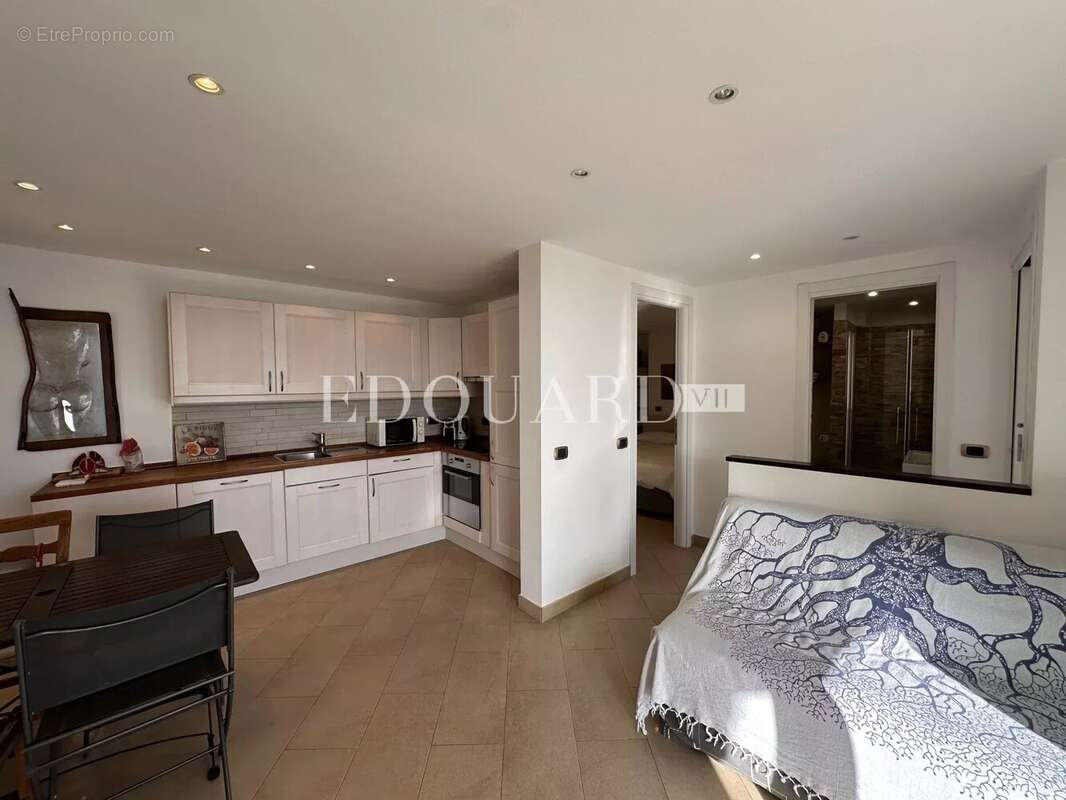 Appartement à ROQUEBRUNE-CAP-MARTIN