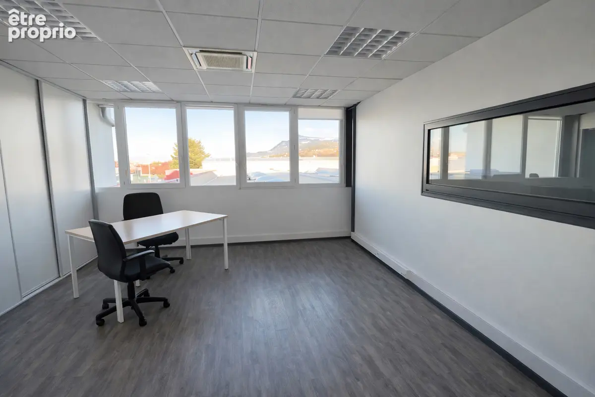 Local d'activité 640 m² Publier 74500 - photo 5