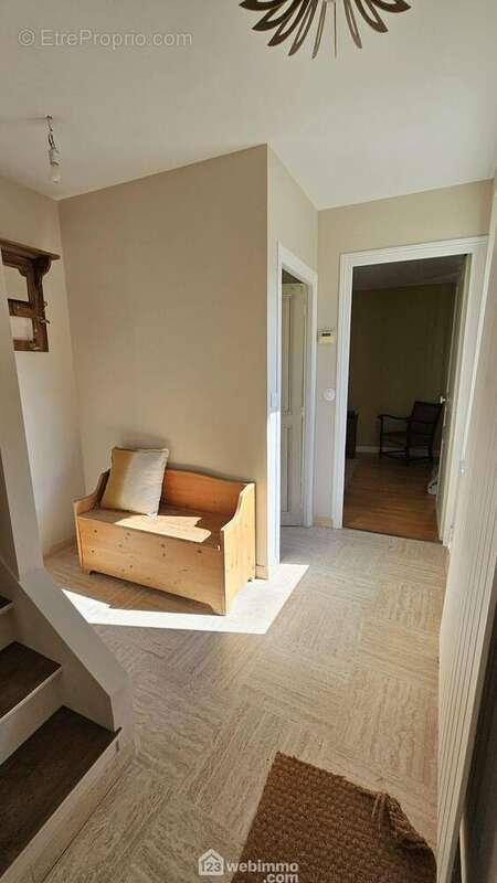 Une spacieuse entrée de 7 m².. - Maison à BOIGNEVILLE