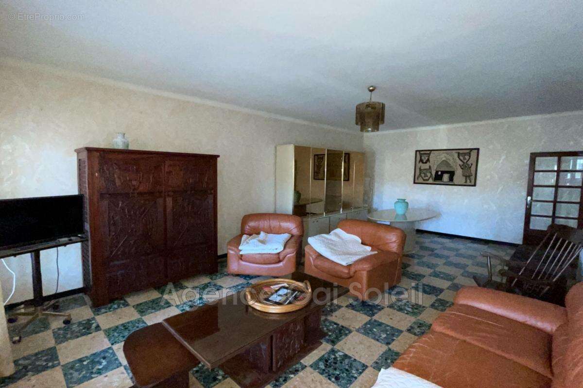 Maison à NISSAN-LEZ-ENSERUNE