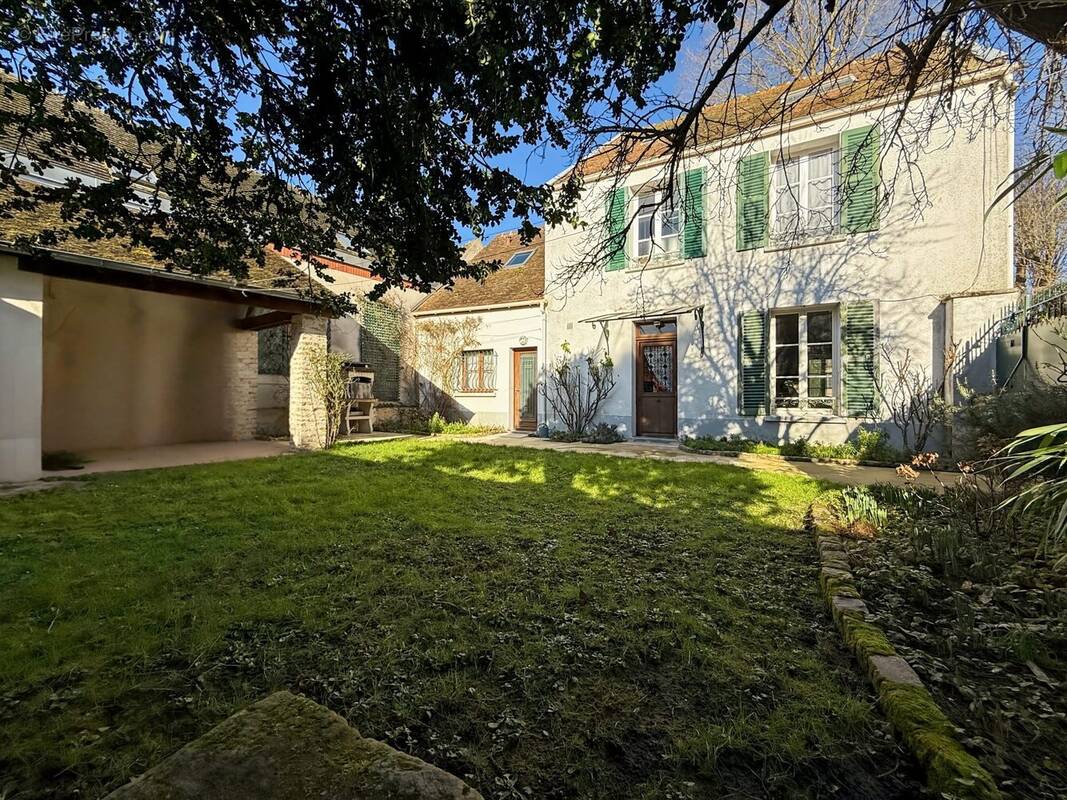 Maison à LA CHAPELLE-GAUTHIER