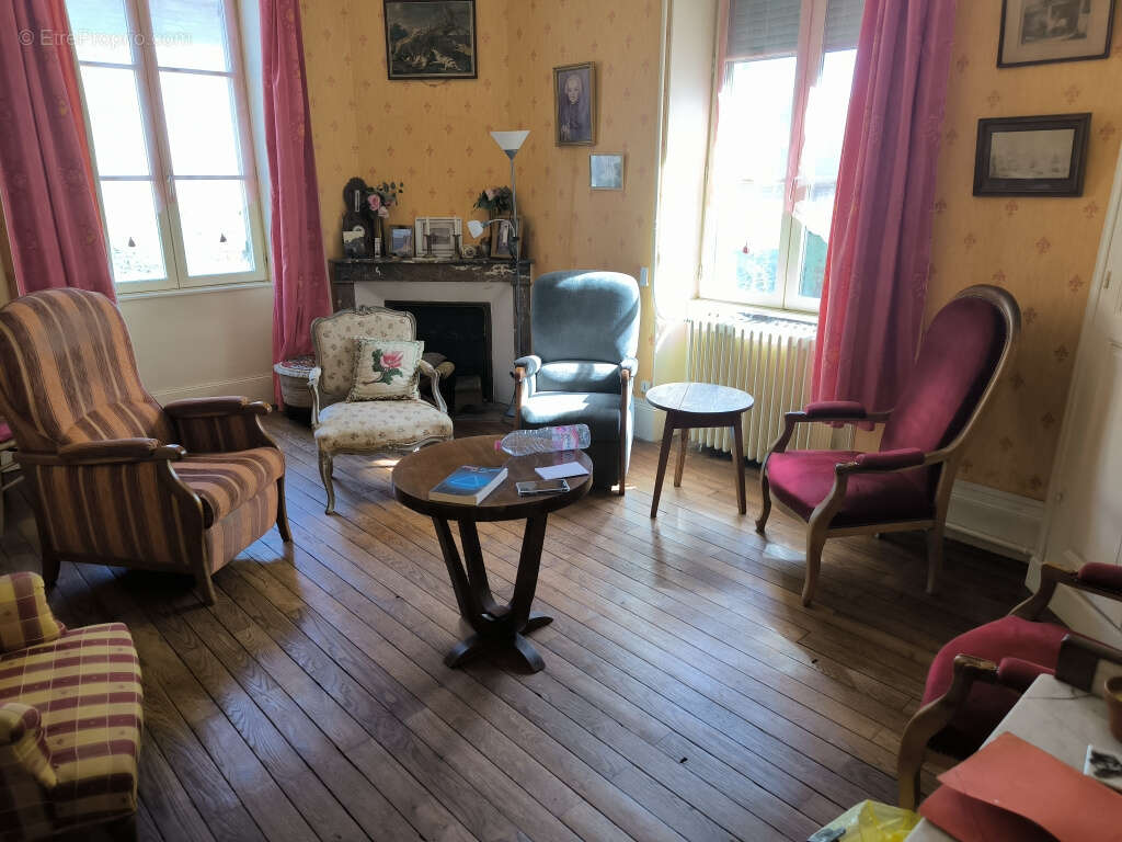 Maison à CHATILLON-EN-BAZOIS