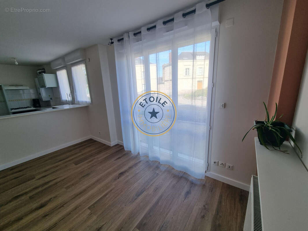 Appartement à LES PONTS-DE-CE