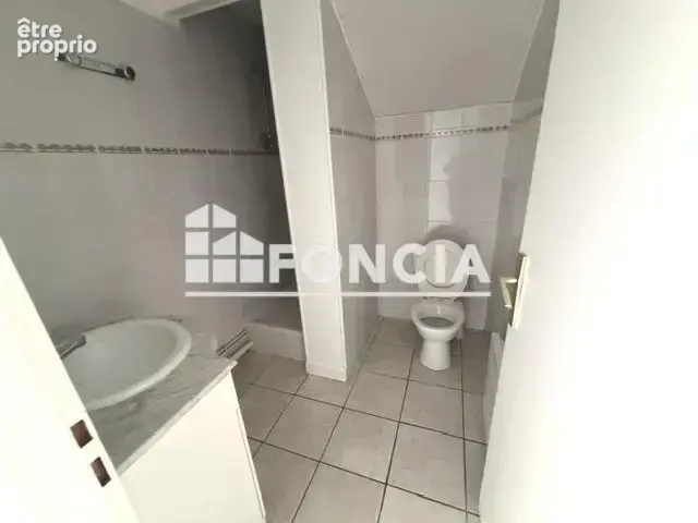 Vente - Appartement - 2 pièces + cuisine - 28 m² - 76 000 € - - photo 6