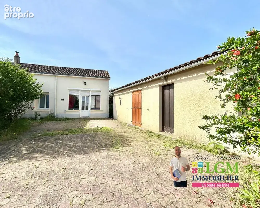 Mareuil-sur-Lay – Maison de plain-pied avec dépendance et fort potentiel, proche centre - photo 1