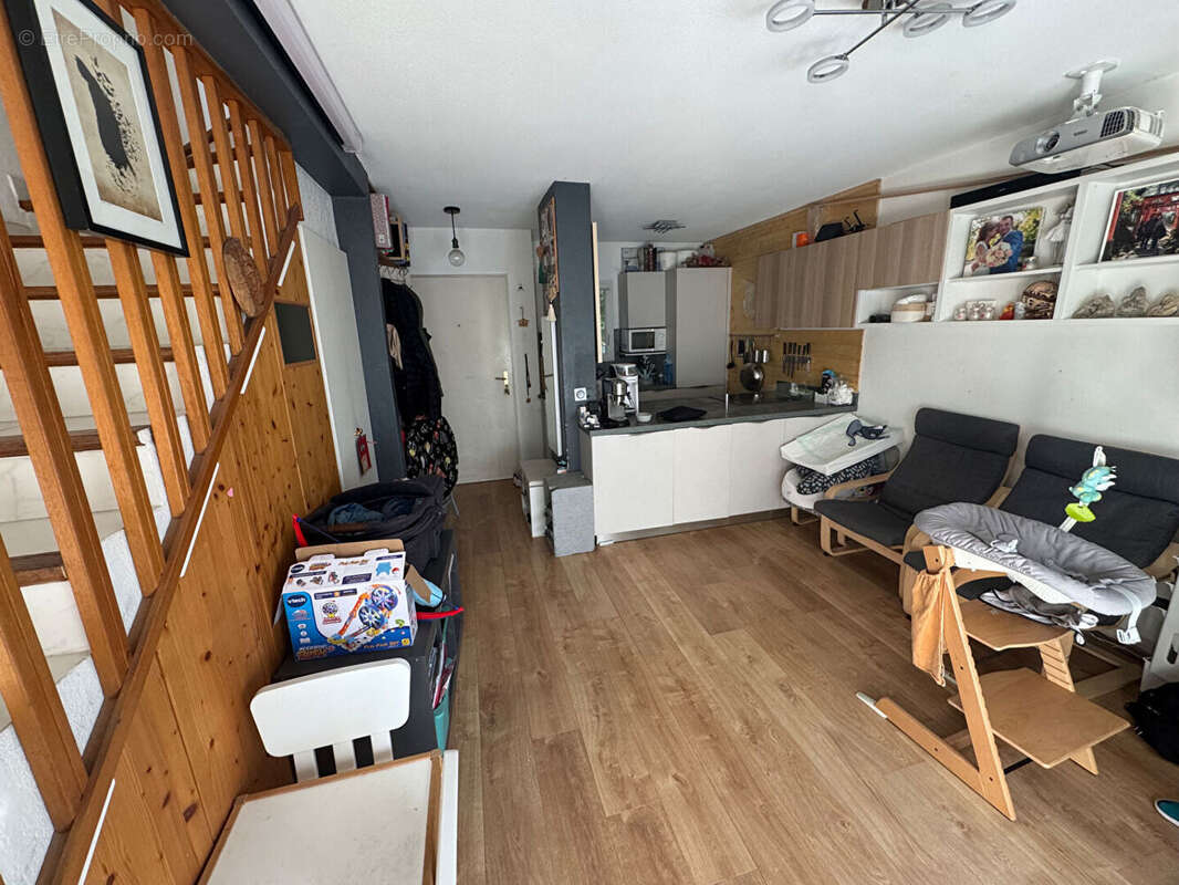 Maison à SAINT-LAURENT-DU-VAR