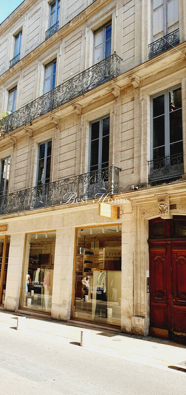 Vente Proche de la Maison carrée de Nîmes, dans immeuble bourgeois agréable appartement de type 2 en dernier é - photo 10
