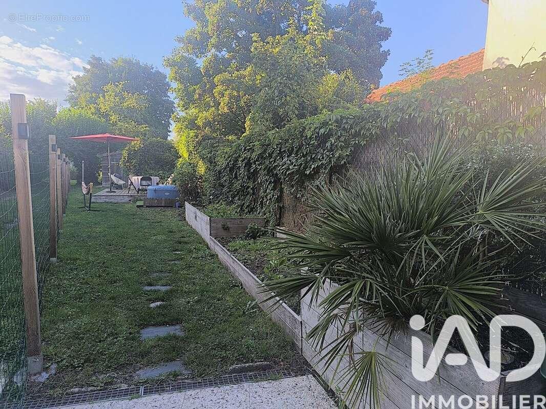 Photo 2 - Appartement à COUILLY-PONT-AUX-DAMES