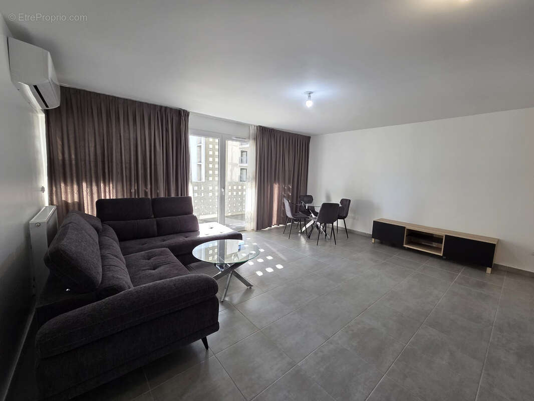 Appartement à MARSEILLE-2E