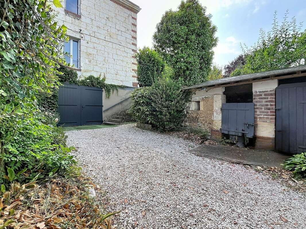 Poncé-sur-le-loir (72)-maison a vendre– 4 chambres, espace indépendant, garage et dépendance – prête à vivre - photo 23