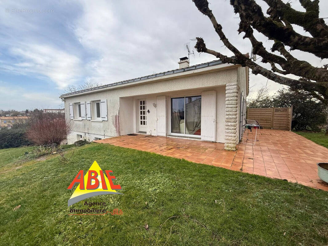 Photo 1 - Maison à BENET