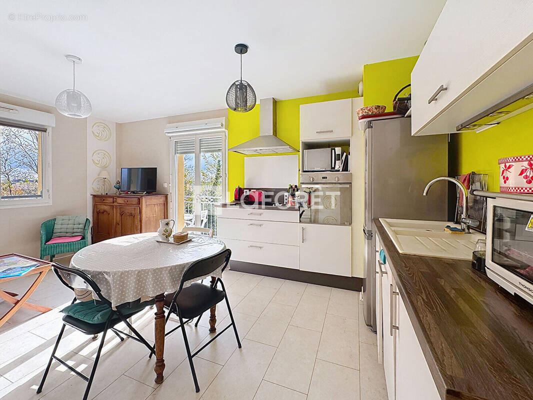 Appartement à ARS-SUR-FORMANS