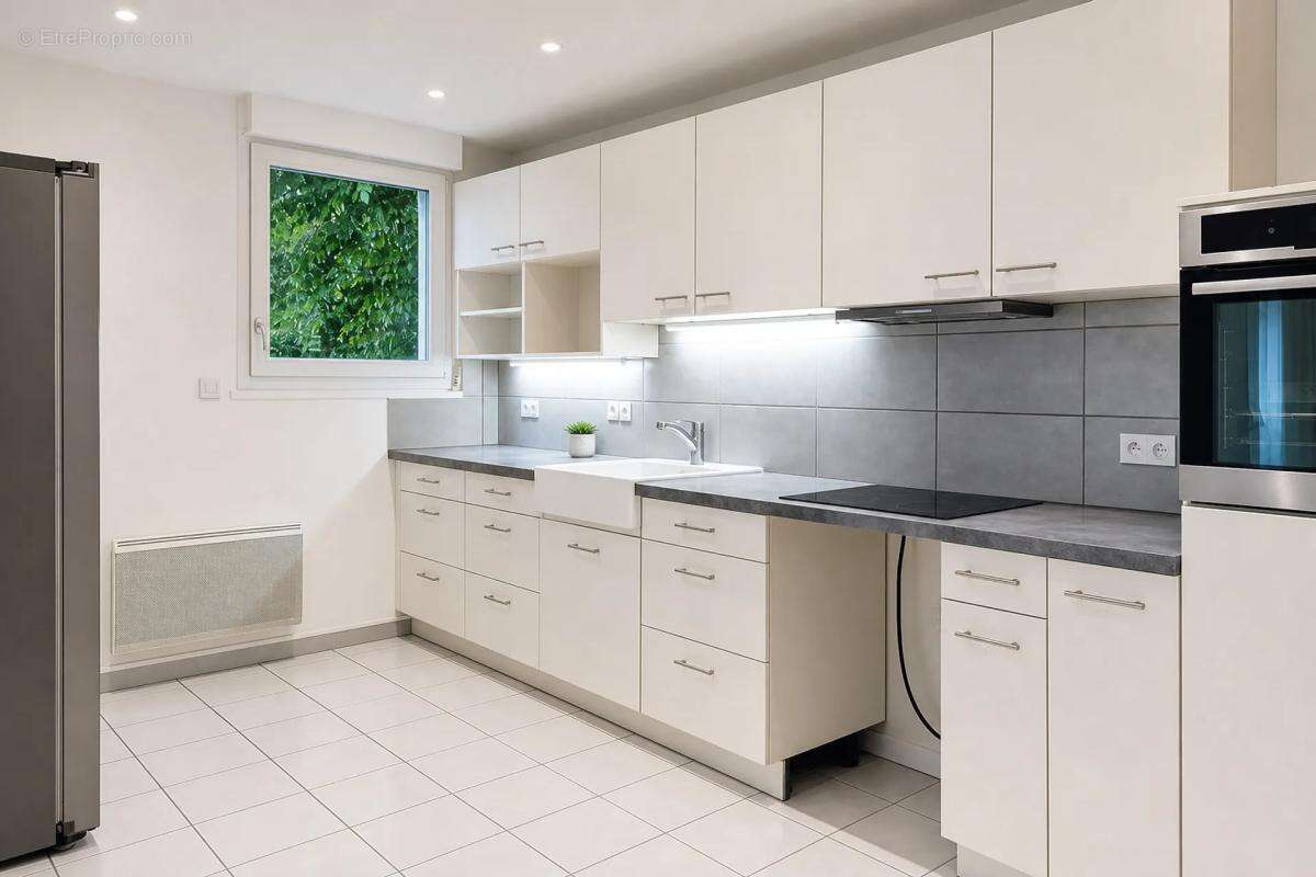 Maison de 4 pièces de 90 m² à Grenoble - photo 9