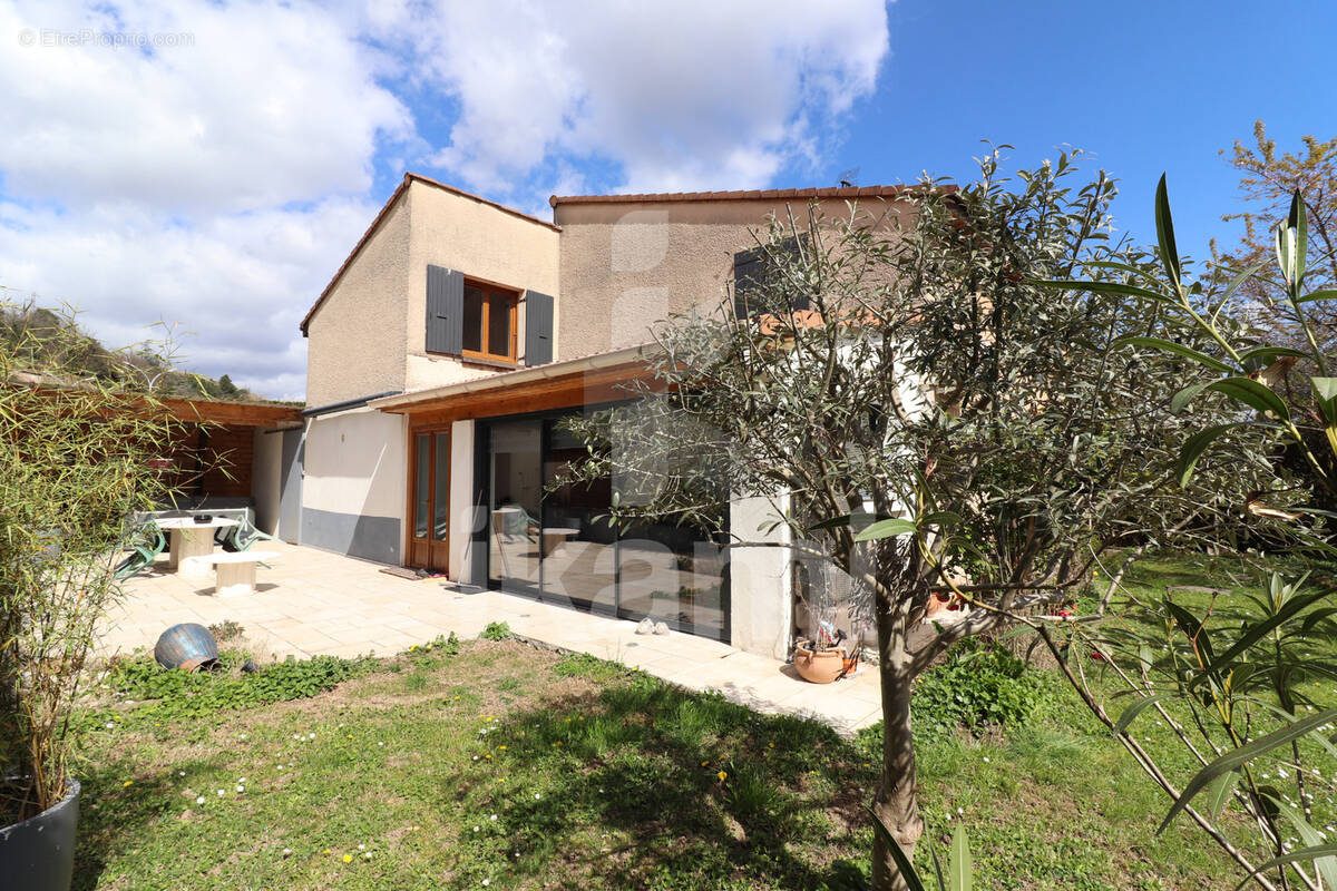 Maison à SAINT-JEAN-DE-MUZOLS
