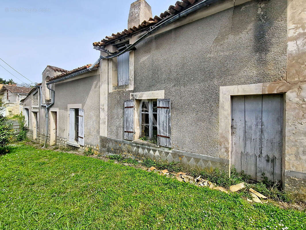 Maison à DOUE-LA-FONTAINE