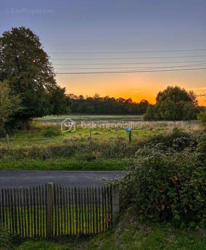 Maison à HEUGUEVILLE-SUR-SIENNE